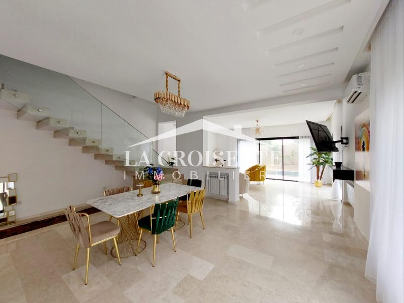 Triplex S+4 avec jardin et piscine à Gammarth